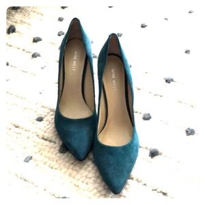 Nine West Faux suede green